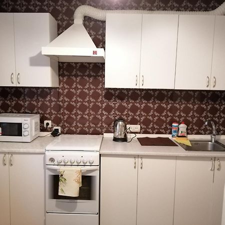 Патриарха Скрипника 7,Жд Вокзал, Ультрамарин Lägenhet Kiev Exteriör bild