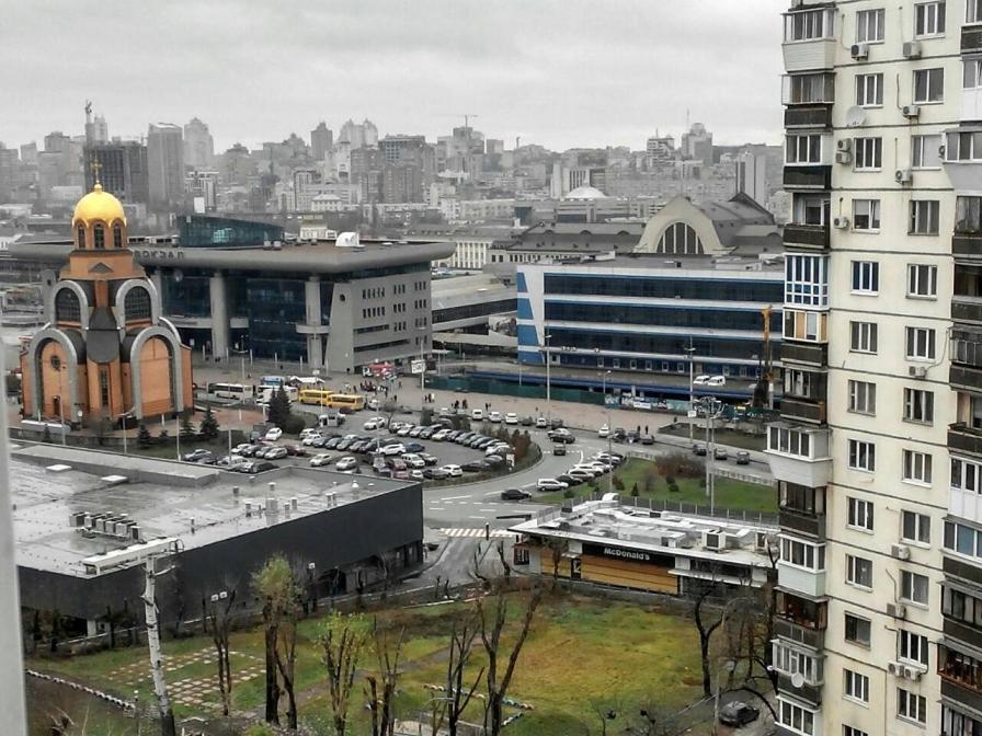 Патриарха Скрипника 7,Жд Вокзал, Ультрамарин Lägenhet Kiev Exteriör bild